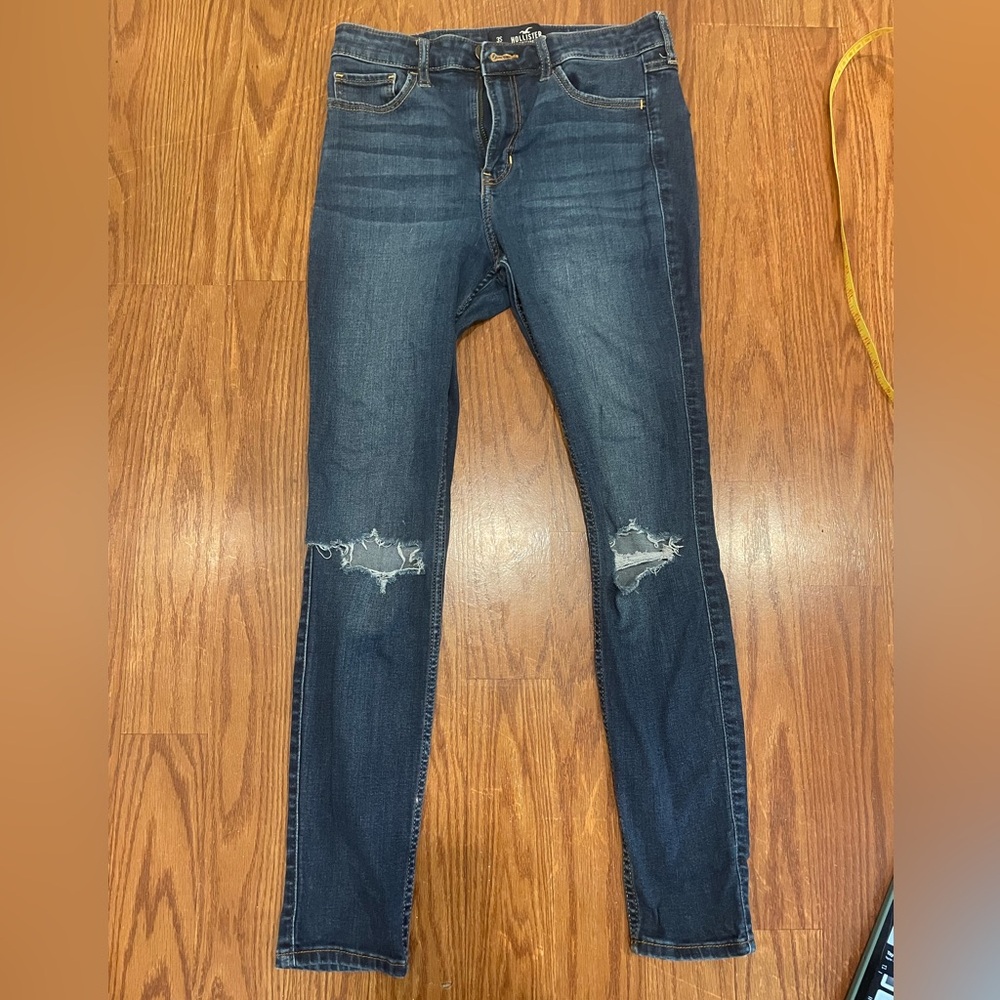 Hollister Co High Waisted Ripped Jeans 26 W 27 L